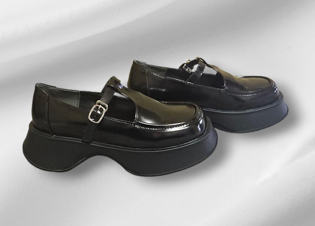 Knouth Marf ブラック プラットフォーム ローファー22.5ｃｍ相当