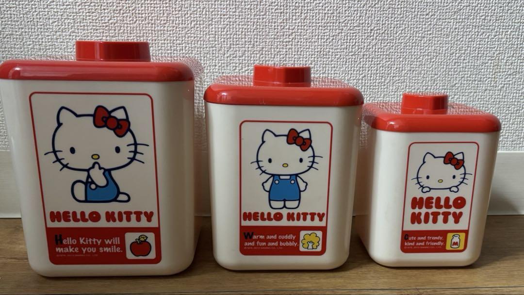 サンリオ　レア‼️ハローキティの3個の収納ケース　キャンディキャビネット
