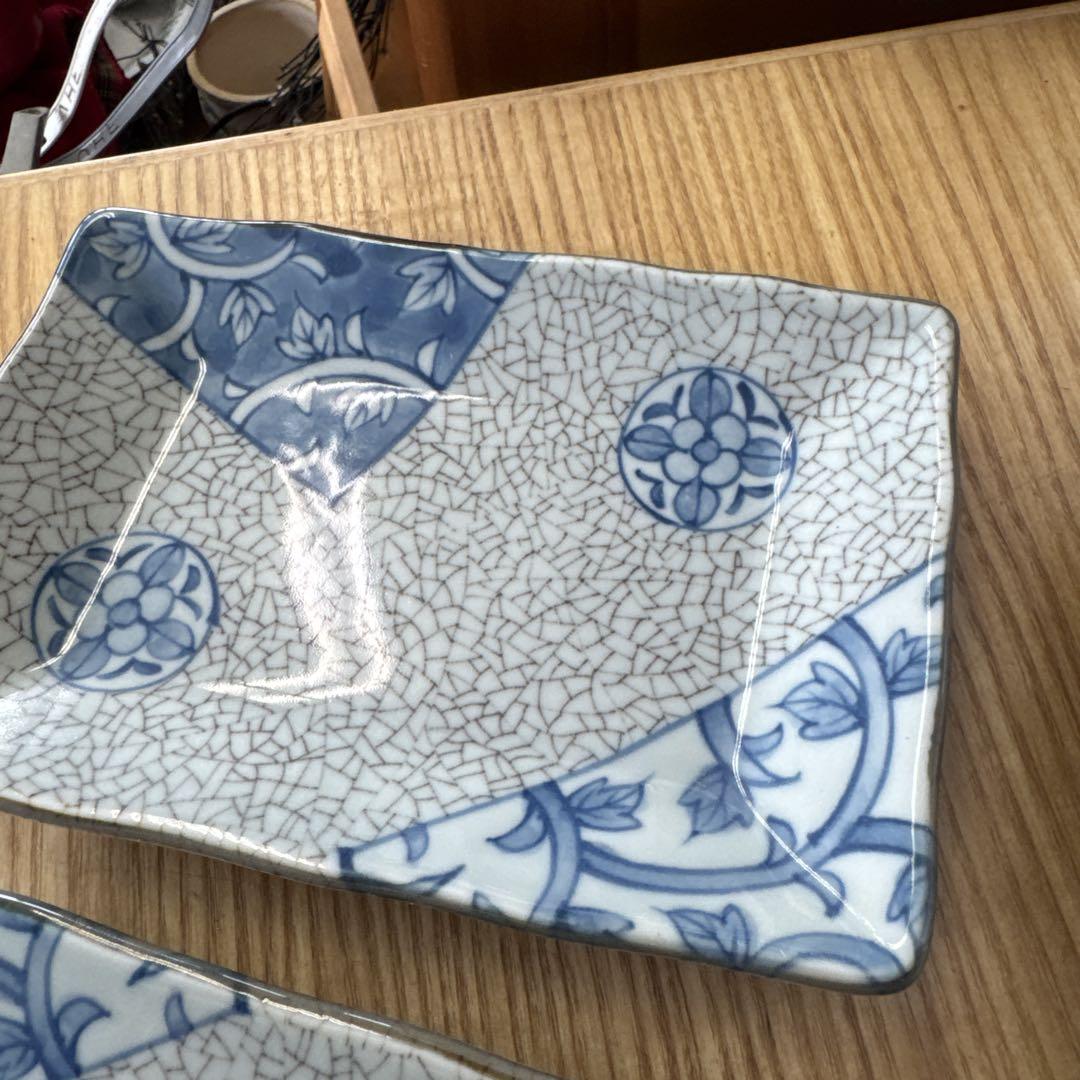 青い花柄の陶器皿5枚セット - メルカリ