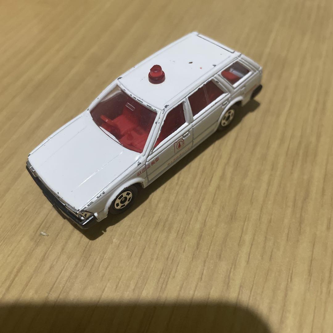Tomica  血液センター　救急センターの車　昭和レトロ　ミニカー ミニカー トミカ 赤十字血液センター 献血運搬車 日産ブルー