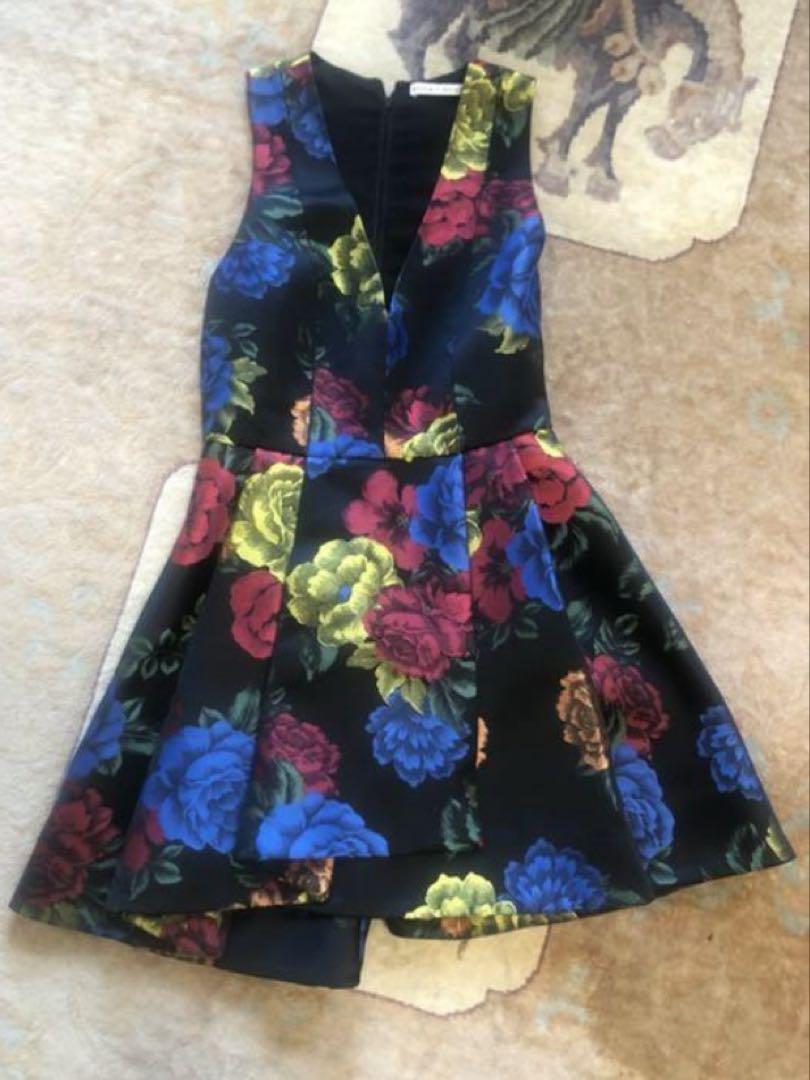 alice+olivia 大輪ブラック花柄ワンピース　匿名追跡便送料無料