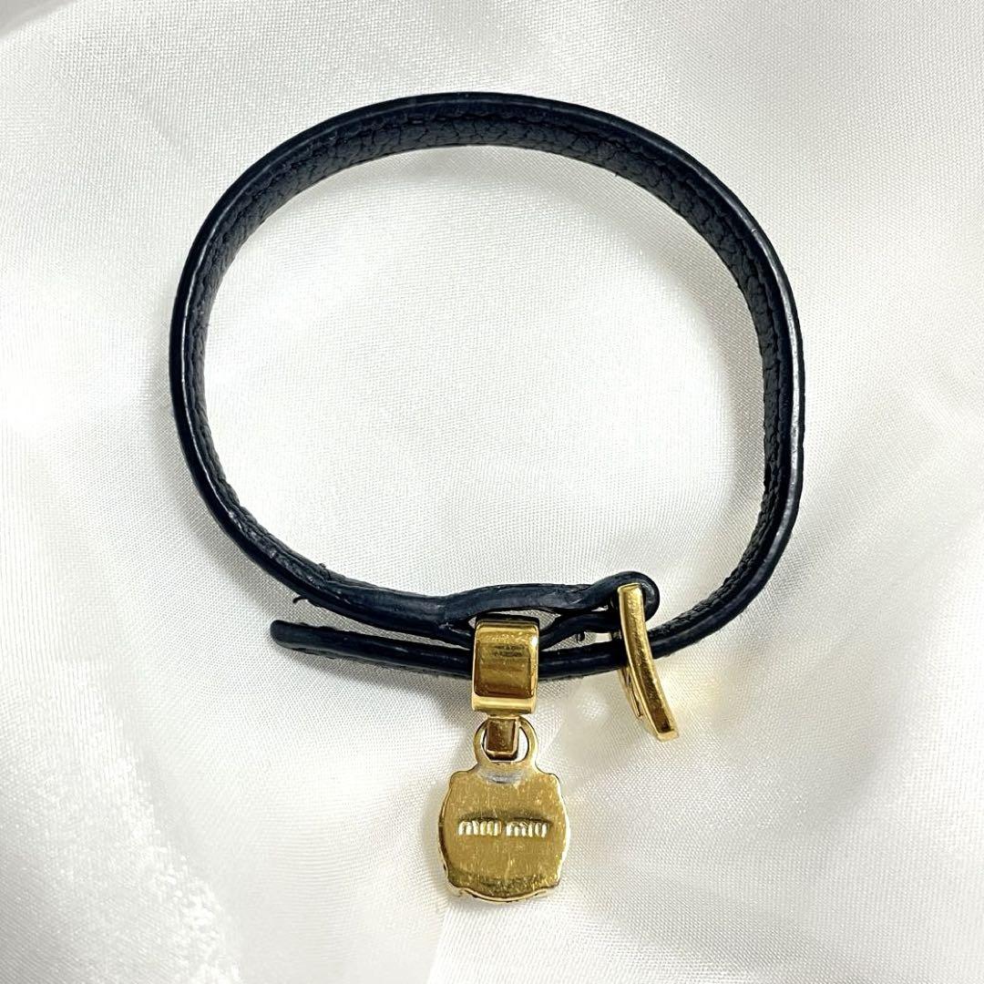 【極美品】miu miu ブラックレザー ビジュー ブレスレット アクセサリー 極美品】miu miu ブラックレザー ビジュー ブレスレット