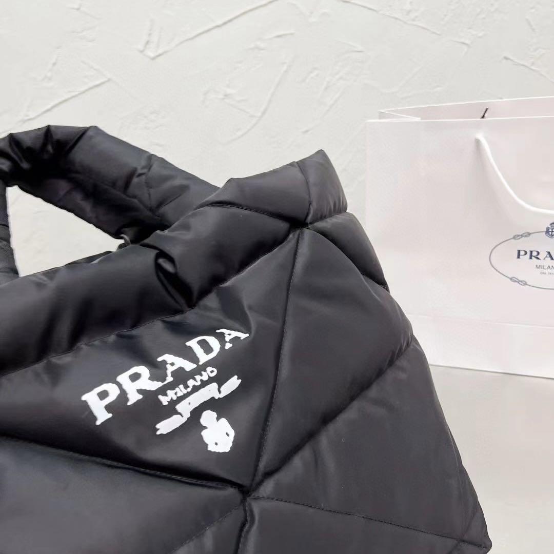 PRADAショルダーバッグ大容量