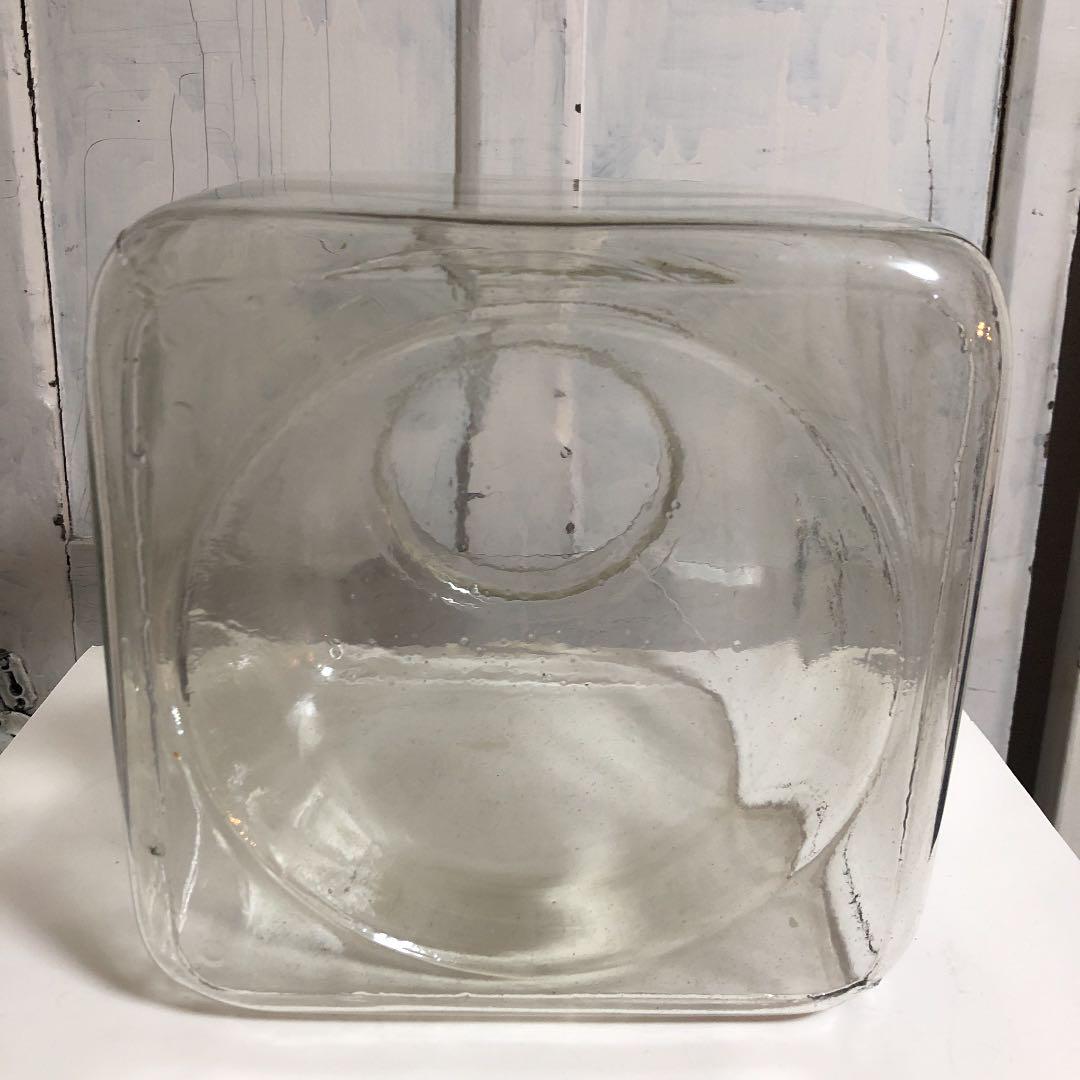 昭和レトロ　角型ガラス保存瓶　気泡入りゆらゆらガラス　ディスプレイケース　古道具 昭和レトロ角型ガラス保存瓶気泡入りゆらゆらガラスディスプレイ