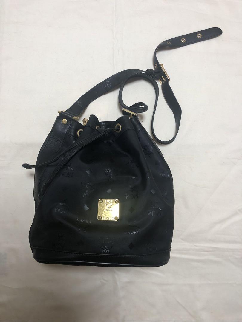 MCM ブラック ショルダーバッグ