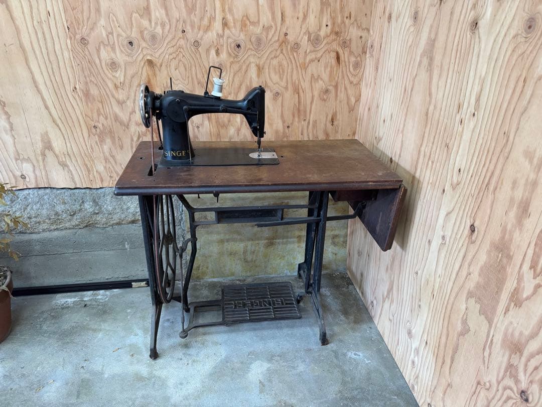 SINGER 足踏みミシン 鉄製フレーム 引き出し付き