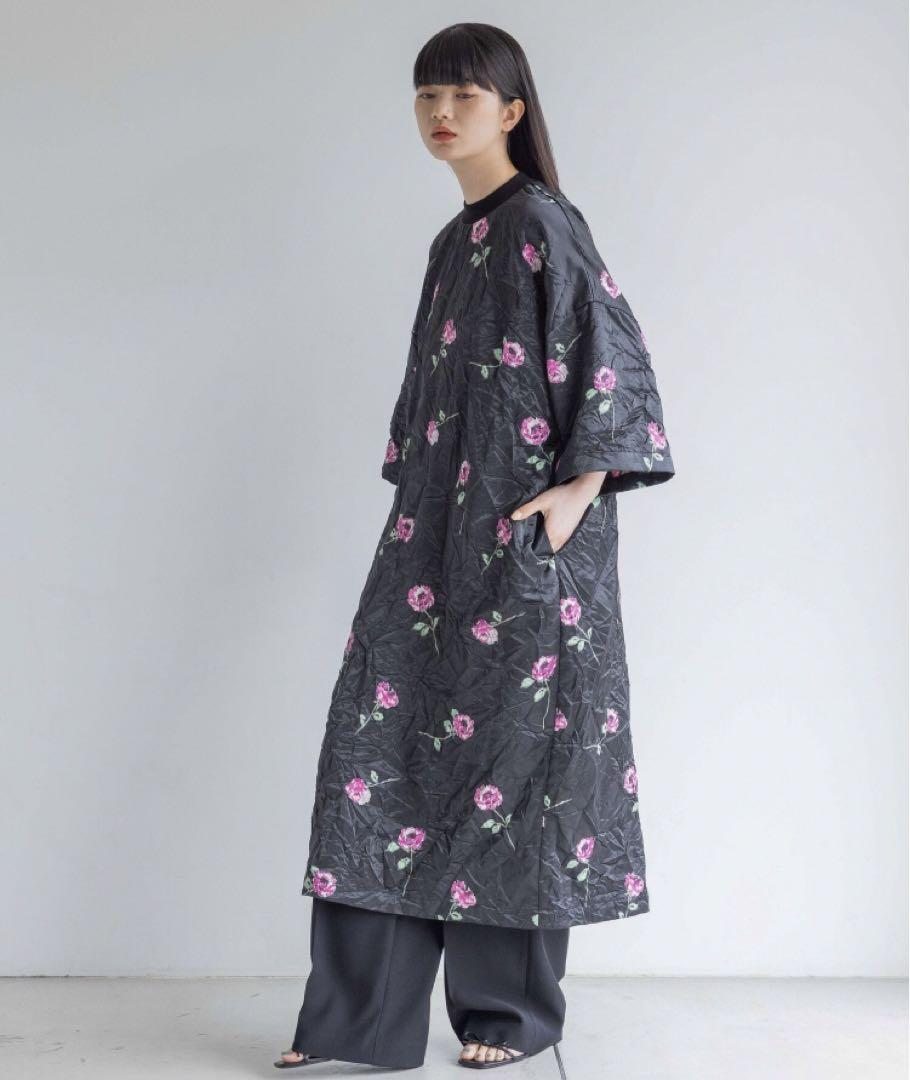 最新最全の 本場大島紬モネ睡蓮意匠総絵羽暈かし織 着物・浴衣