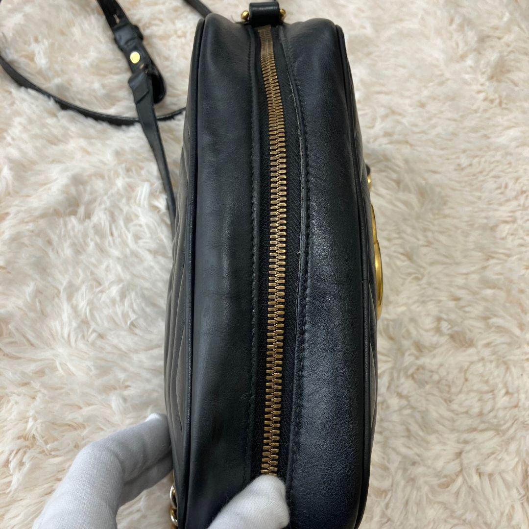 GUCCI　レザーショルダーバッグ マーモント　GG チェーン
