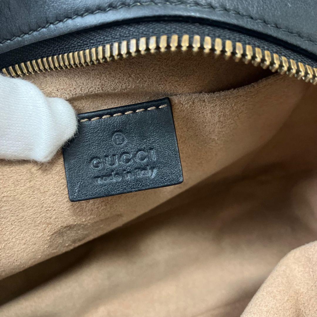 GUCCI　レザーショルダーバッグ マーモント　GG チェーン