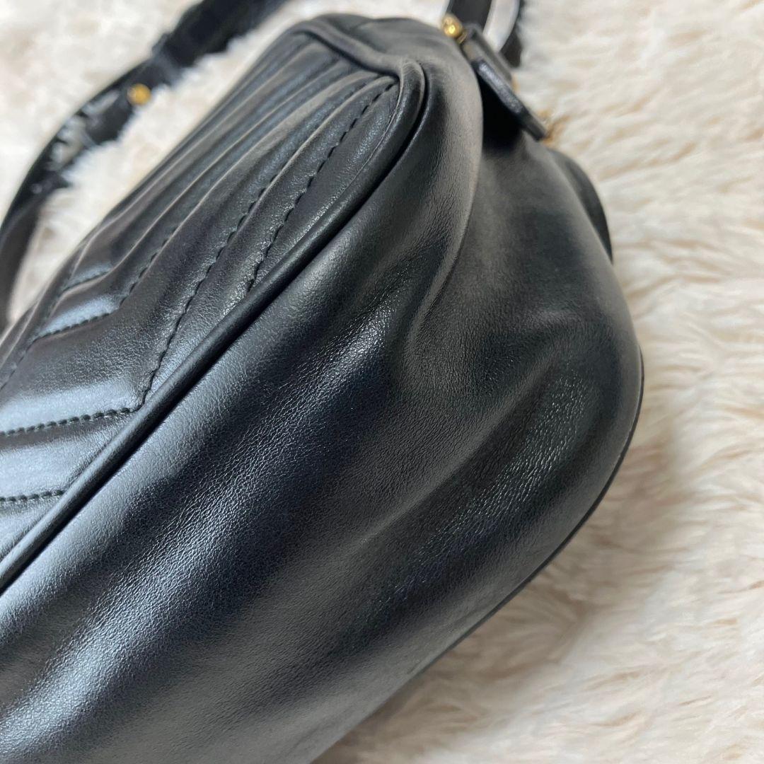 GUCCI　レザーショルダーバッグ マーモント　GG チェーン