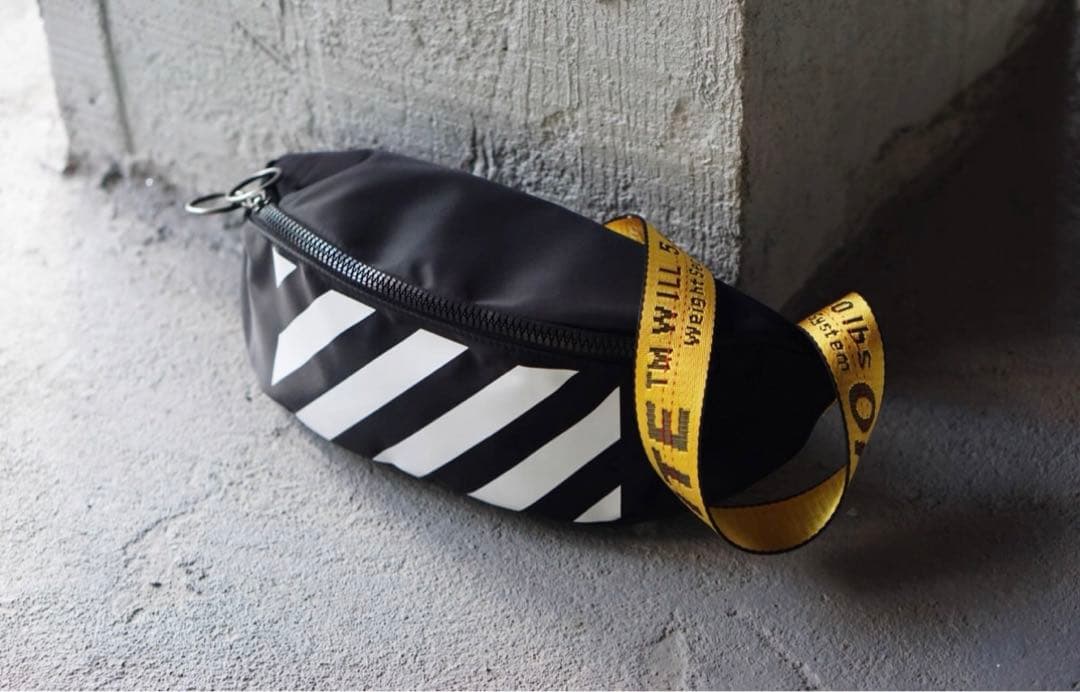 OFF-WHITE ショルダーバッグ ブラック