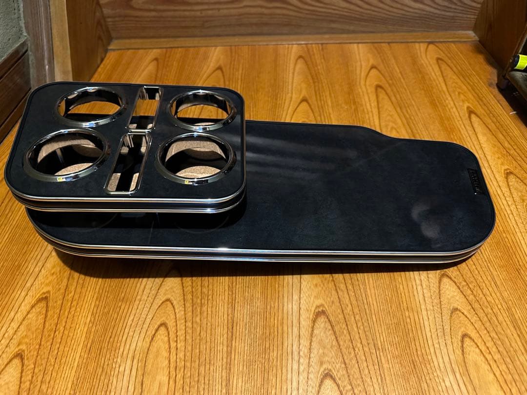 レガンス ハイエース 200系 ワゴンGL リヤコンソールテーブル目立った傷や汚れなし BRIGHTFACE_UK