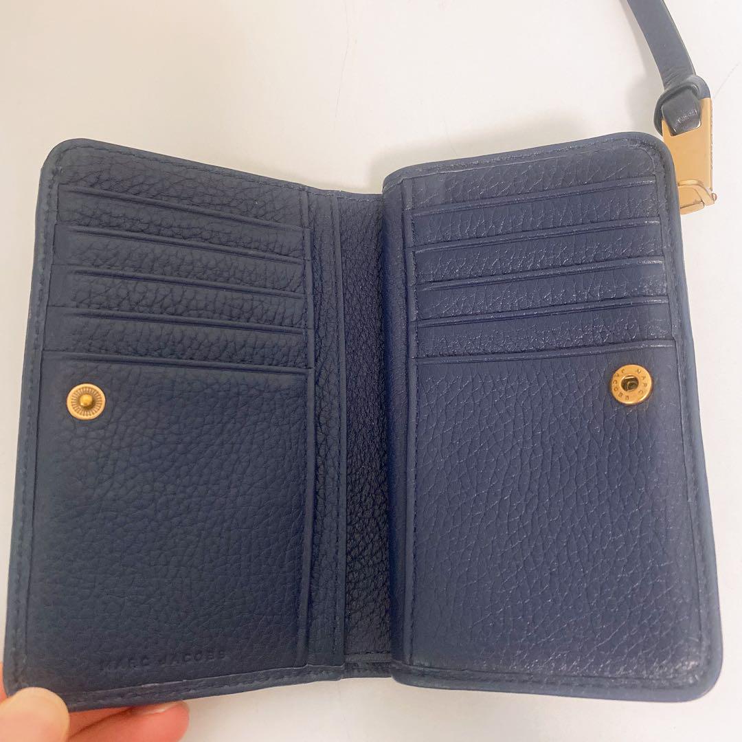 MARC JACOBS ネイビー 二つ折り財布 - メルカリ