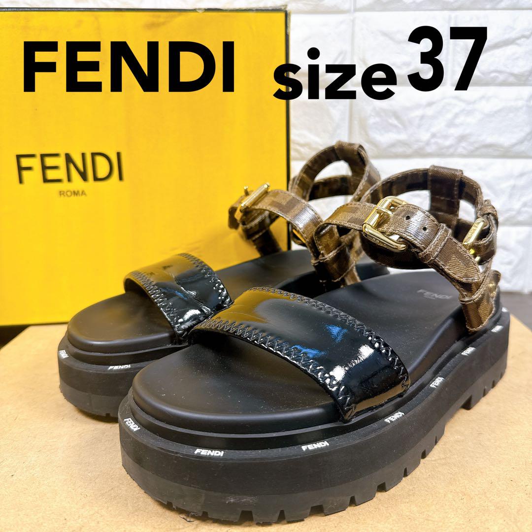 フェンディ FENDI グロッシーブラック ネオプレーンサンダル