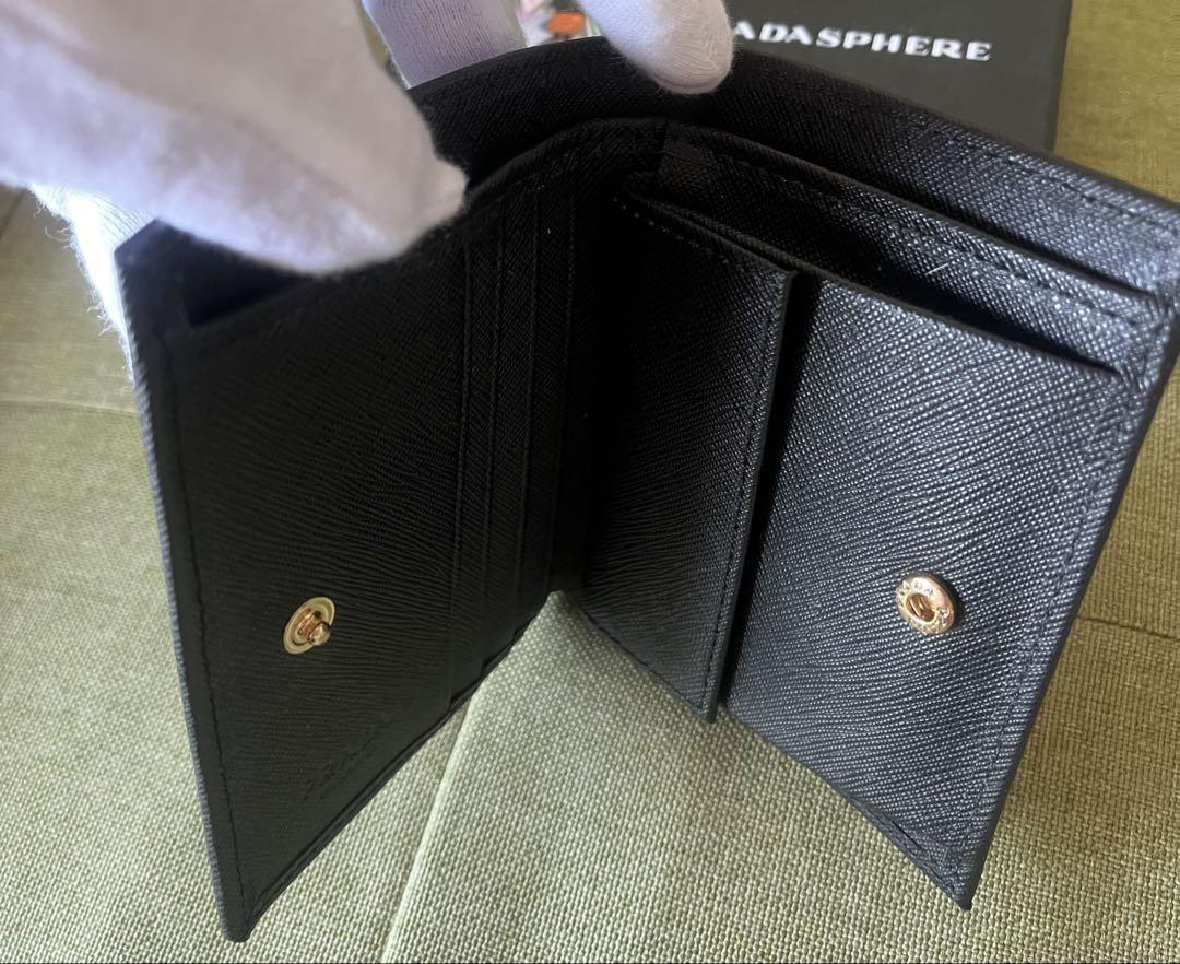 PRADA 二つ折り財布 ブラック レザー