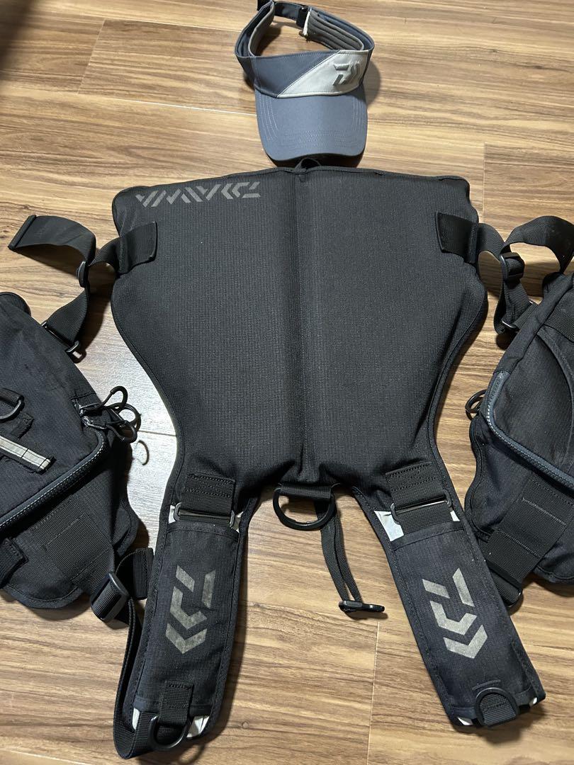 Daiwa フィッシングベスト フリーサイズ ブラック/カモフラージュ DAIWA（釣り） ダイワ フィッシングベスト DV-3522 ライト