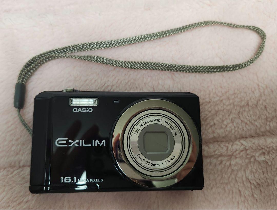CASIO EXILIM デジタルカメラ 充電器・SDカード付き 動作確認済み】CASIO カメラ 充電器・ストラップ・SDカード 付き