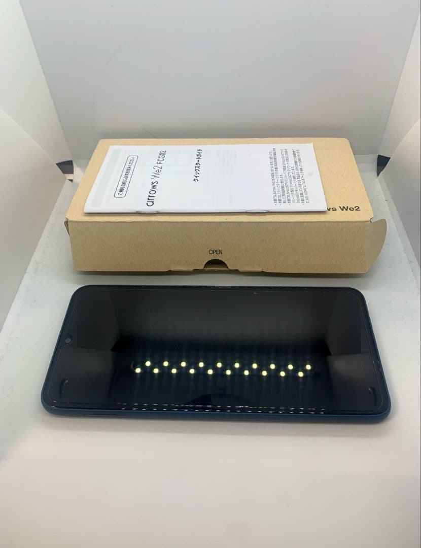 スマホ　arrows we2 simフリー　FUJITSU 美品