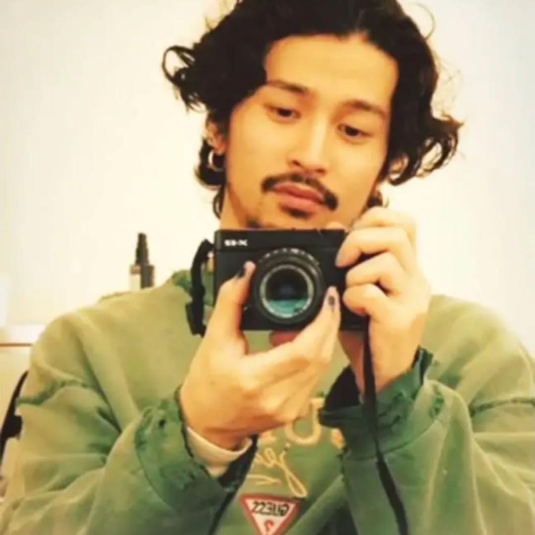 海外最新 【希少】GUESS スウェット USA製 刺繍ロゴ 常田着用 XL