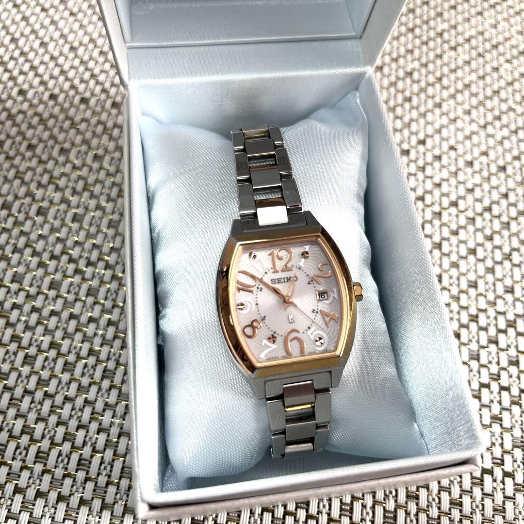 【美品】SEIKO LUKIA ルキア　レディース　腕時計　SVW048