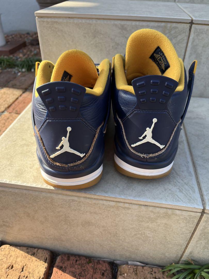 Air Jordan 4 ネイビー/イエロー