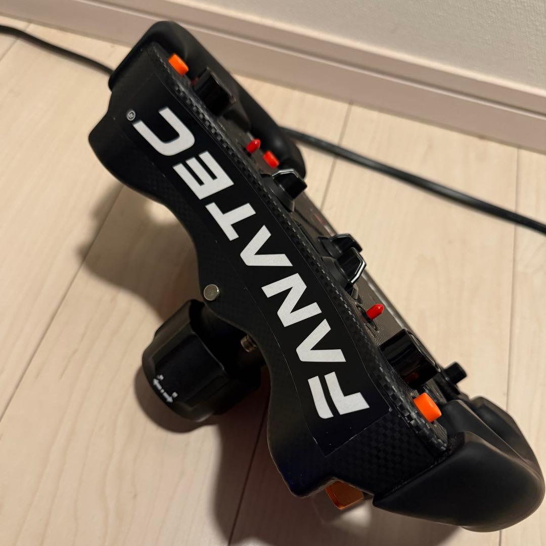 Fanatec McLaren GT3 ハンドルコントローラー UP786_INFO