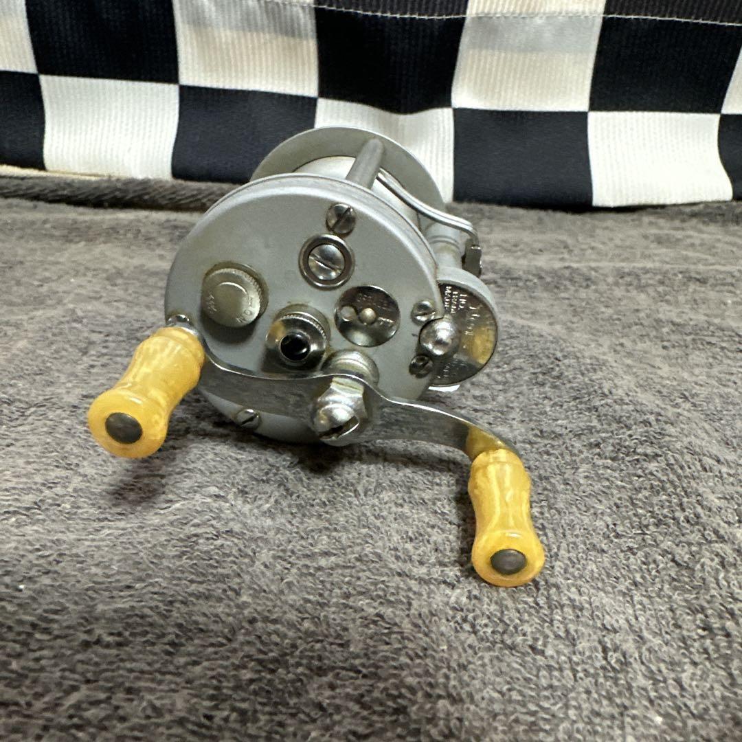 ダイレクトリール フルーガー ノビー PFLUEGER NOBBY 1963-C