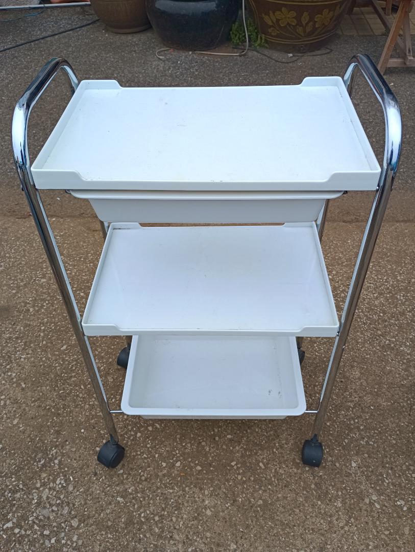 １４８０）理容用品　ワゴン　理容、美容、床屋さん