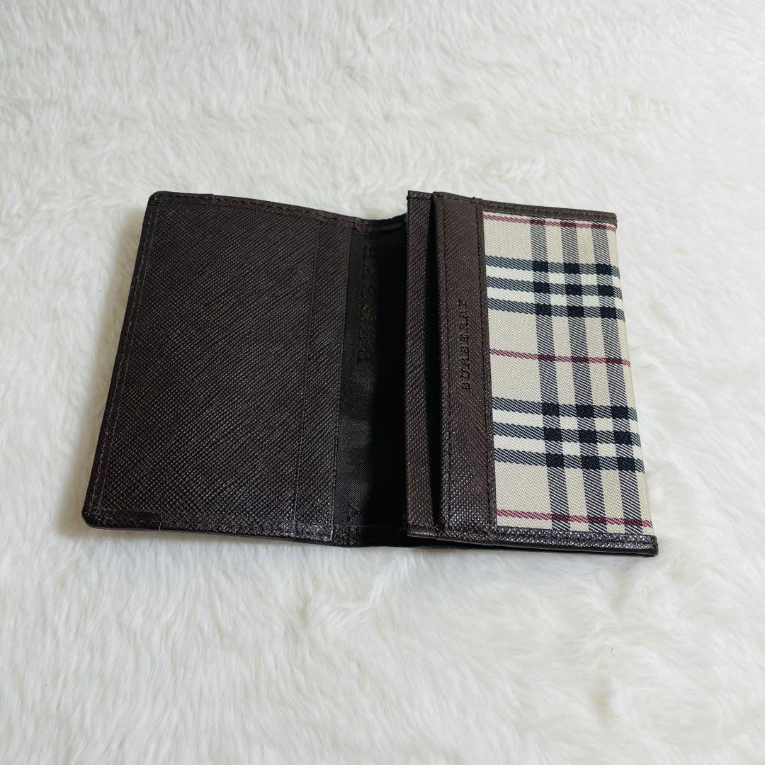 未使用級　BURBERRY カードケース　二つ折り　ノバチェック　おしゃれ