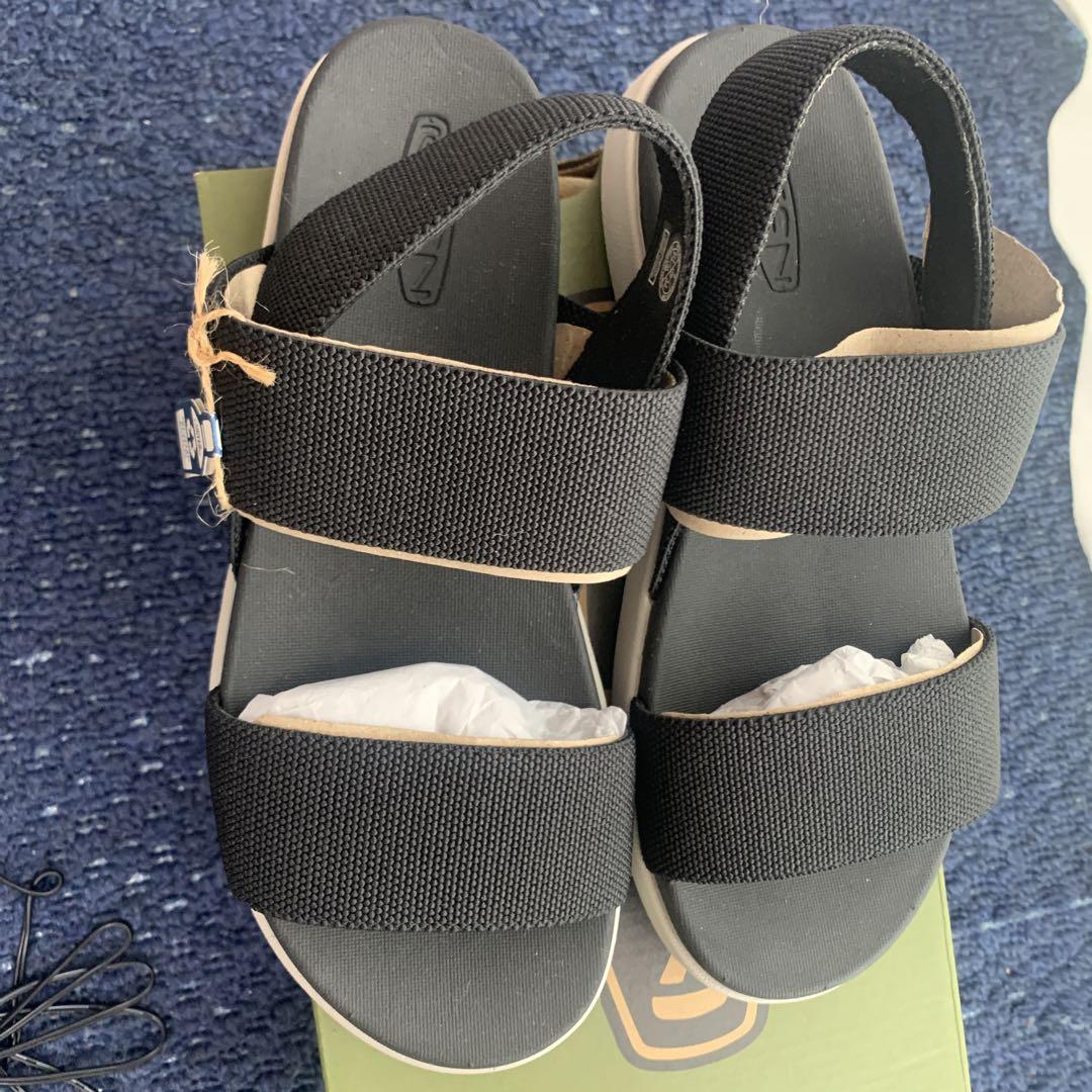 KEEN ブラック スポーツサンダル