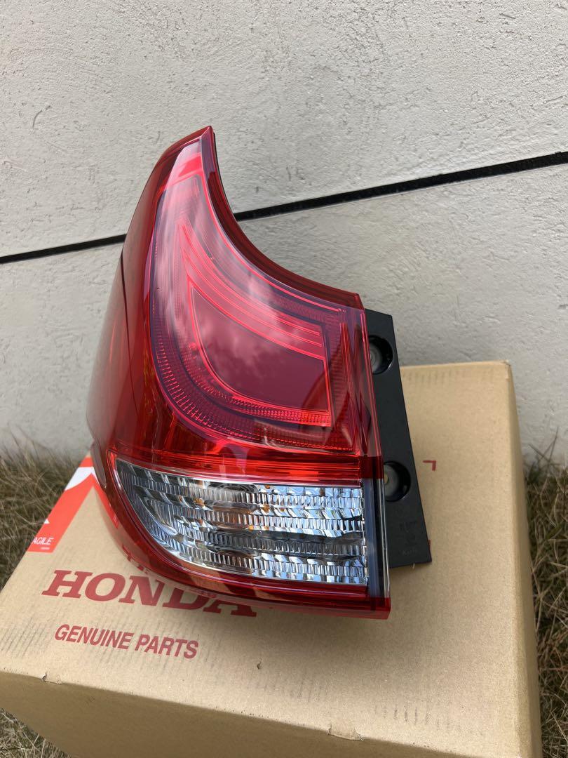 ホンダ フリード テールランプ左 GB7.8