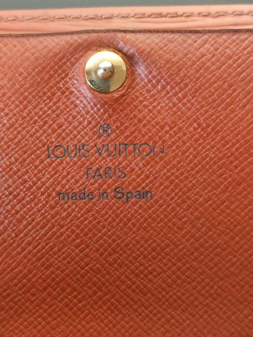 Louis Vuitton エピレザー 二つ折り財布 ブラウン系
