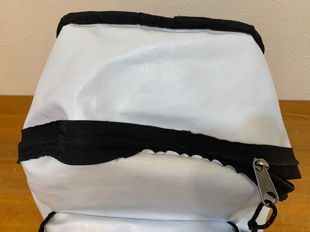 N0830-9★EASTPAK MM6 バックパック リバーシブル 黒白