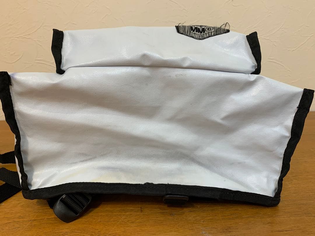 N0830-9★EASTPAK MM6 バックパック リバーシブル 黒白