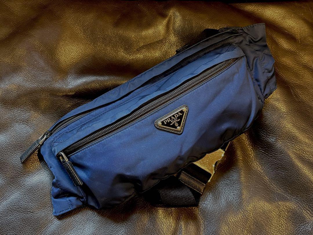 PRADA ボディバッグ