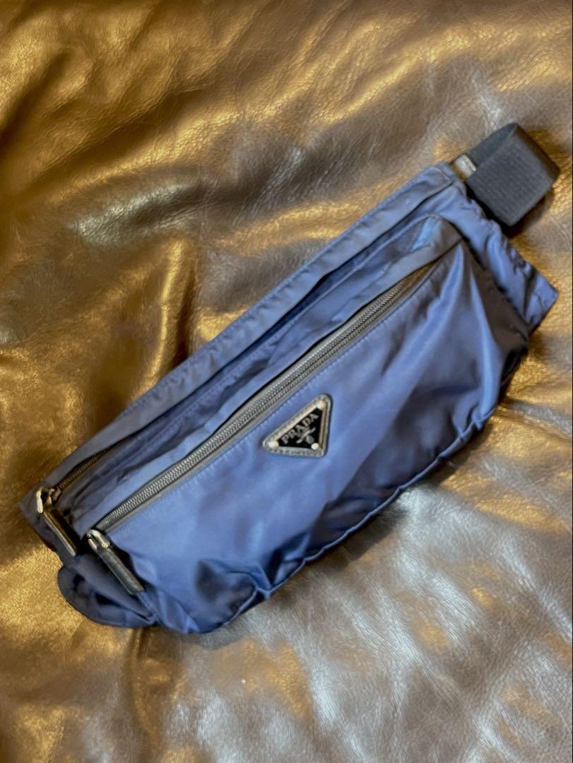PRADA ボディバッグ