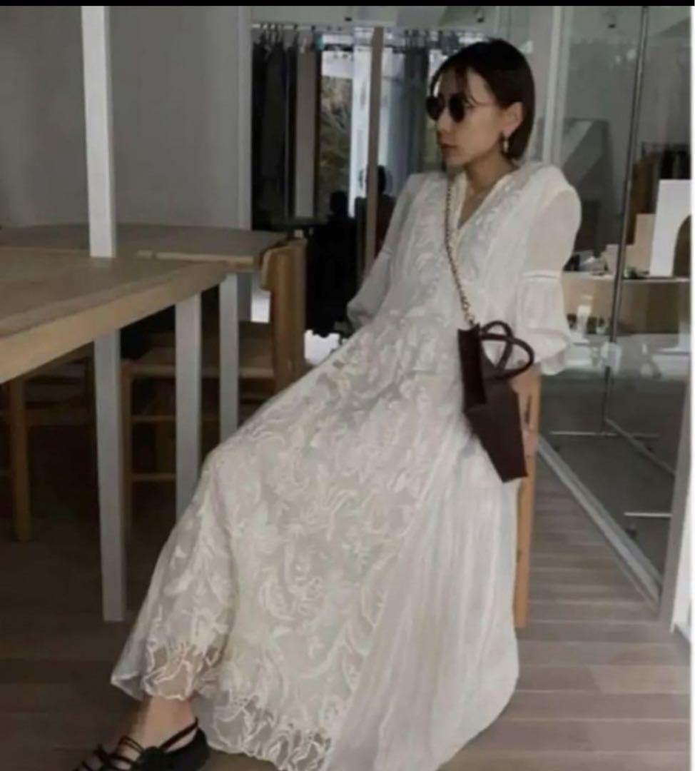 AMERI MEDI EMBROIDERY TULLE LACE DRESS M