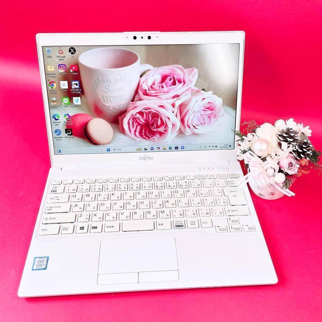 小型軽量‼️第8世代Corei7✨️薄型ノートパソコンWindows11カメラSSD