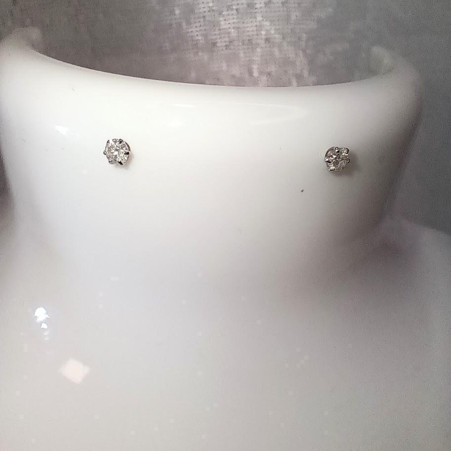 0.05ct*2