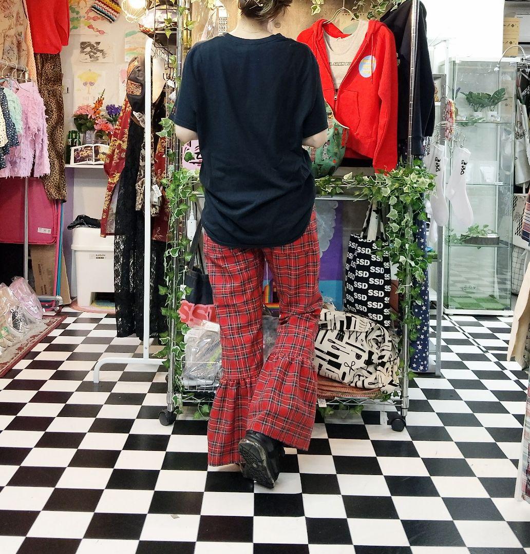 タータンチェック 裾フリルコットンフレアパンツ:レッド - メルカリ
