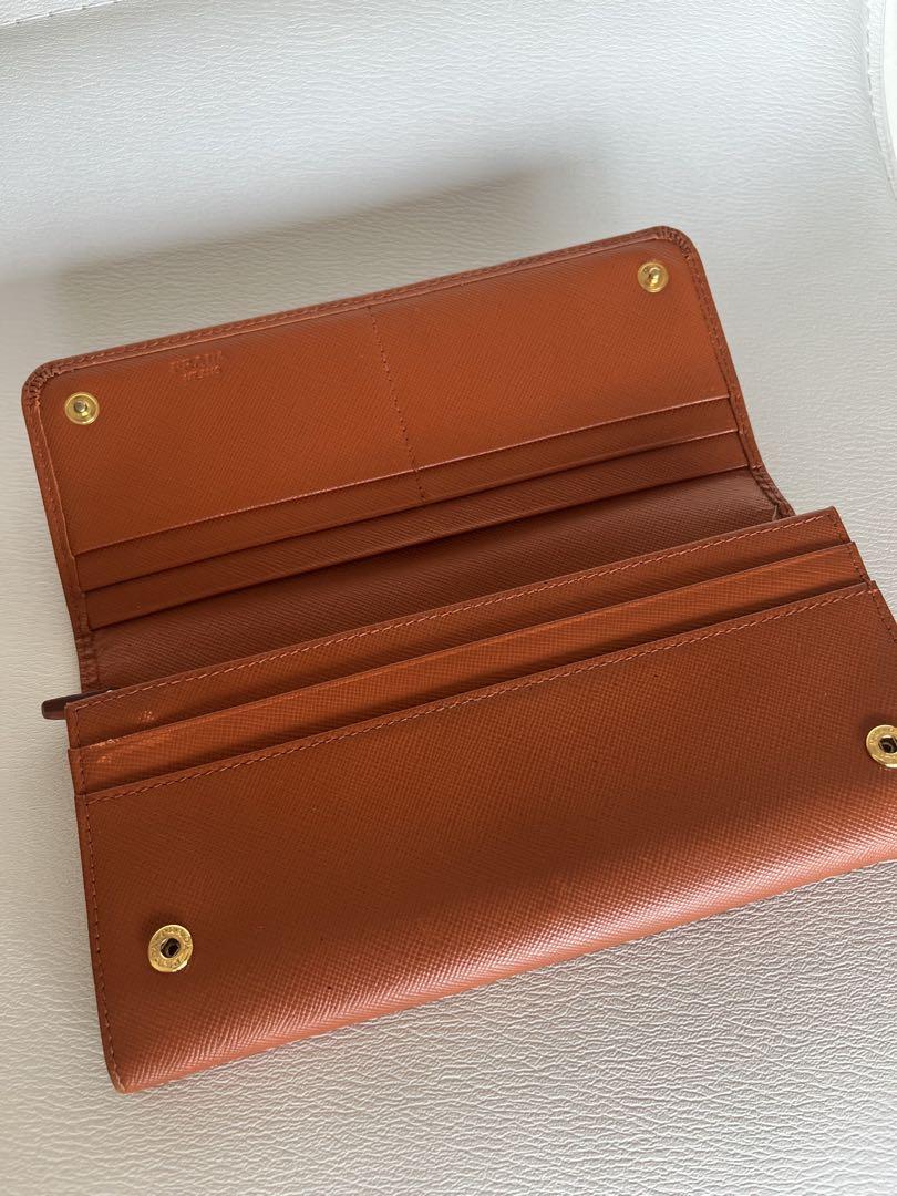 PRADA オレンジ　長財布
