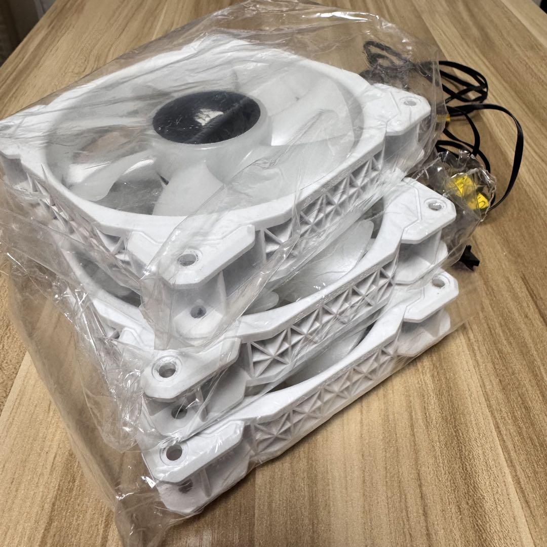 Phanteks 垂直GPUブラケット + Corsair ファンセット Phanteks 垂直GPUブラケット + Corsair ファンセット - PC用