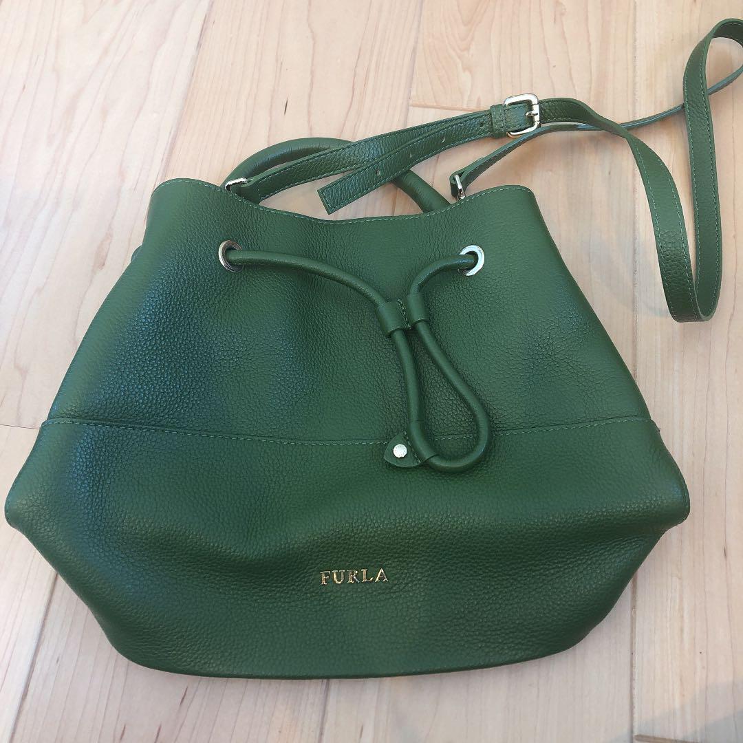 tocco ワンピースとFURULAショルダーバッグ