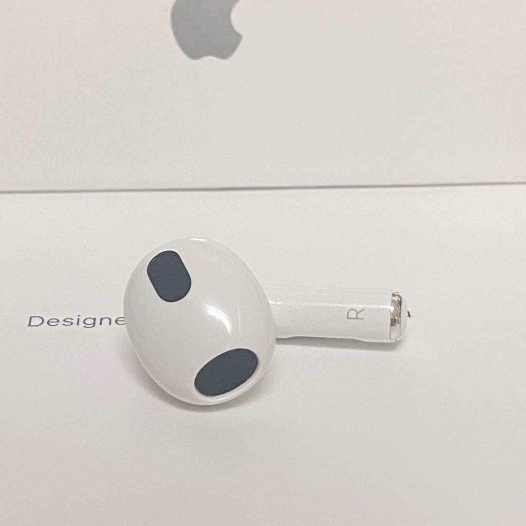 ［正規品］AirPods 3 第三世代 R アイポーズ　R 右耳 正規品］AirPods 3 第三世代 R アイポーズ R 右耳 - イヤホン本物