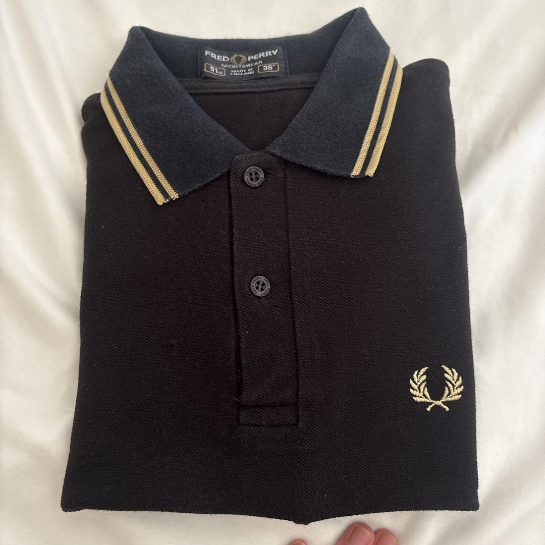 FRED PERRY ポロシャツ ブラック×ゴールド サイズ40 人気カラー】 FRED PERRY ポロシャツ(40) ブラック×ゴールド メンズ