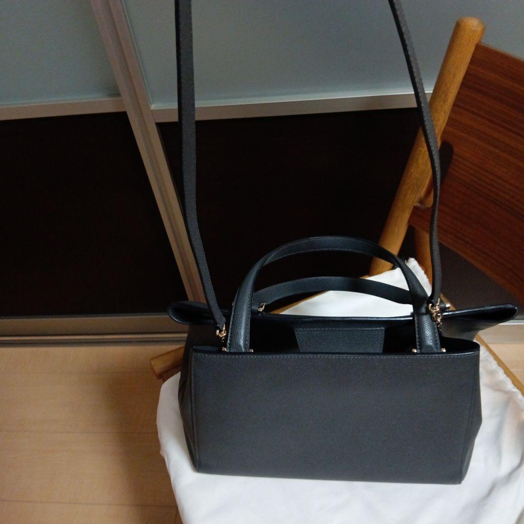 グレー レザー