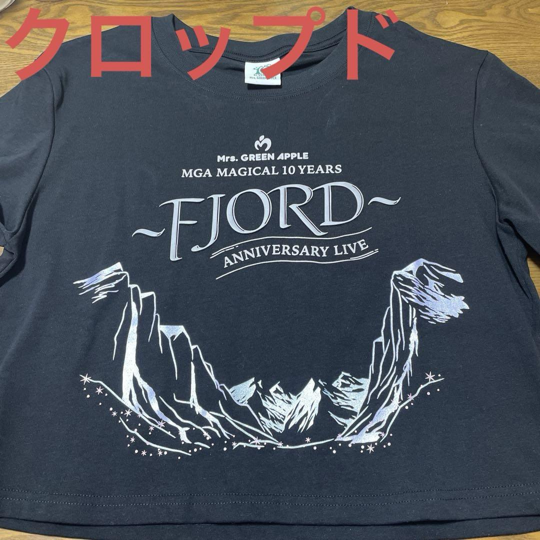ミセスグリーンアップル フィヨルド ロゴTシャツ クロップド★ ミセスグリーンアップル フィヨルド FJORDロゴTシャツ