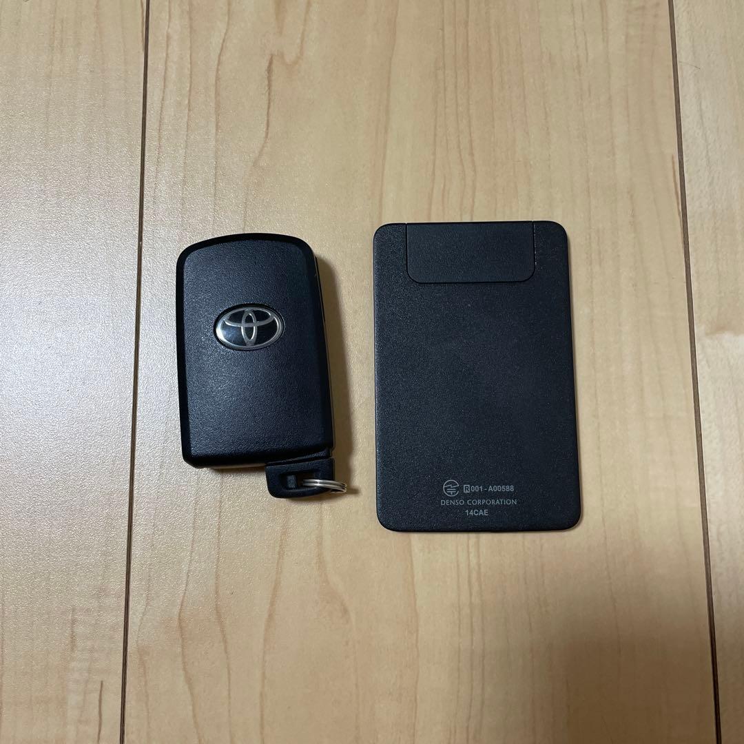 ハリアー　カードキー　売り切り 本日限定価格美品ハリアー60 後期　スマートキー　カードキー