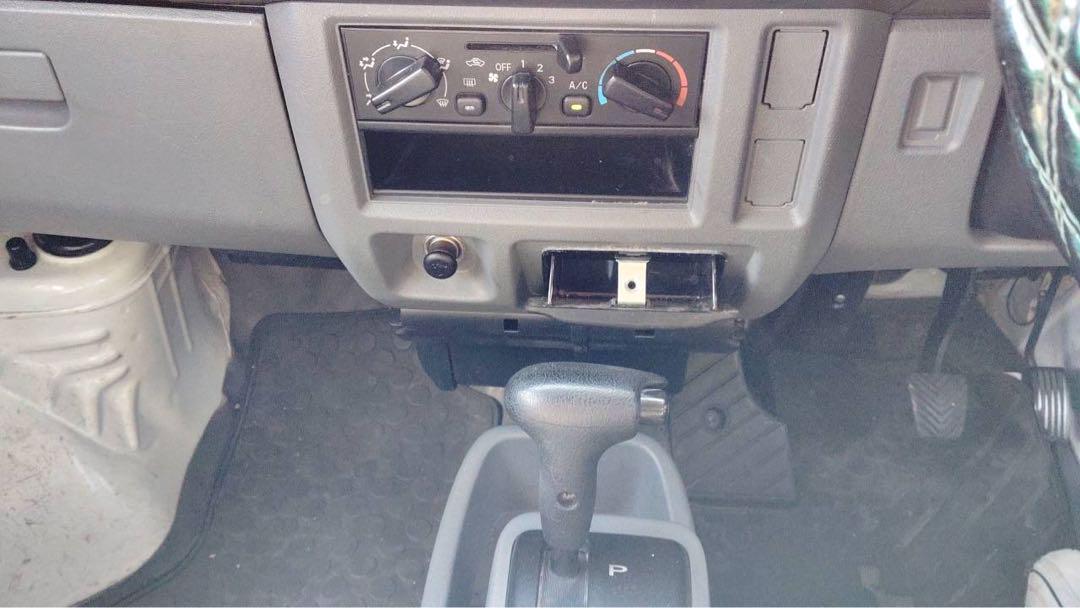 日産 NV100クリッパー ホワイト バン