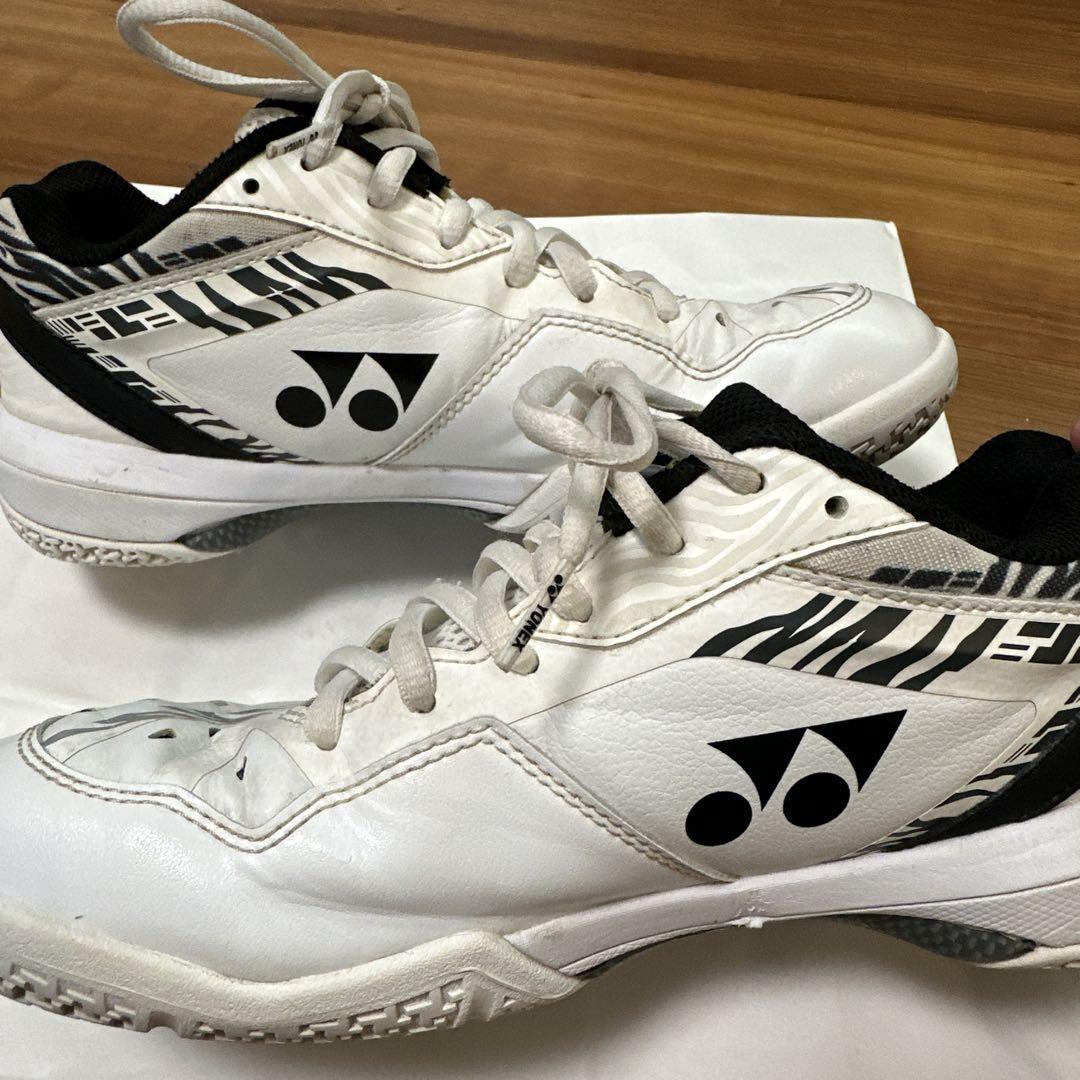 ヨネックス バドミントンシューズ パワークッション65Z 桃田選手専用モデル